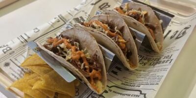 Tacoja lautasella
